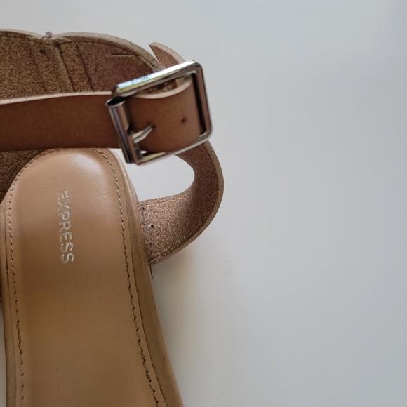 EXPRESS TAN/ BROWN OPEN TOE & HEEL SANDAL W/ ANKLE STRAP - Picture 5 of 11
